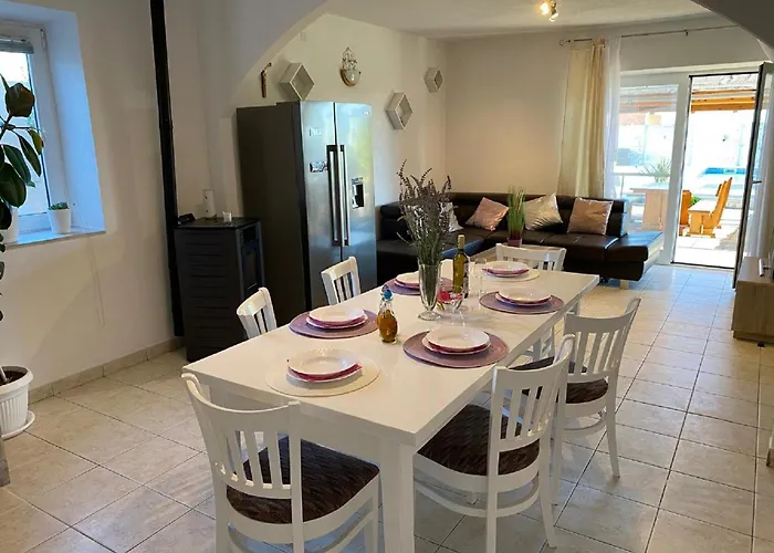 In Lisicic With Pool Σπίτι διακοπών