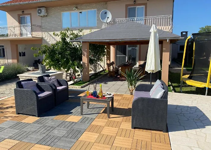 Σπίτι διακοπών In Lisicic With Pool