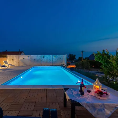 Beautiful In Lisicic Holiday home *