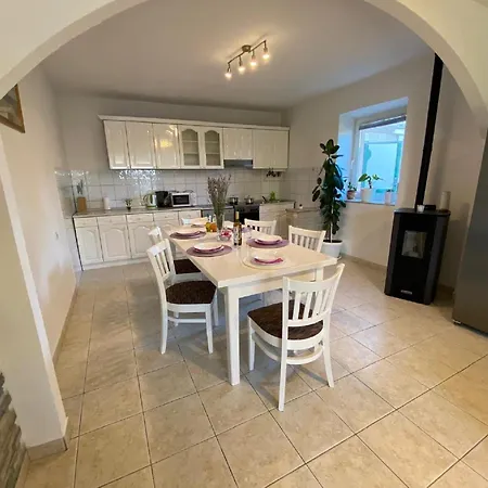 Semesterbostad In Lisicic With Pool *