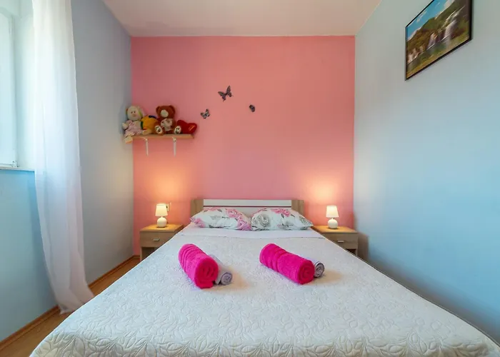 In Lisicic With Pool Semesterbostad