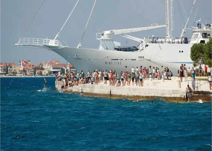 In Lisicic With Pool Semesterbostad