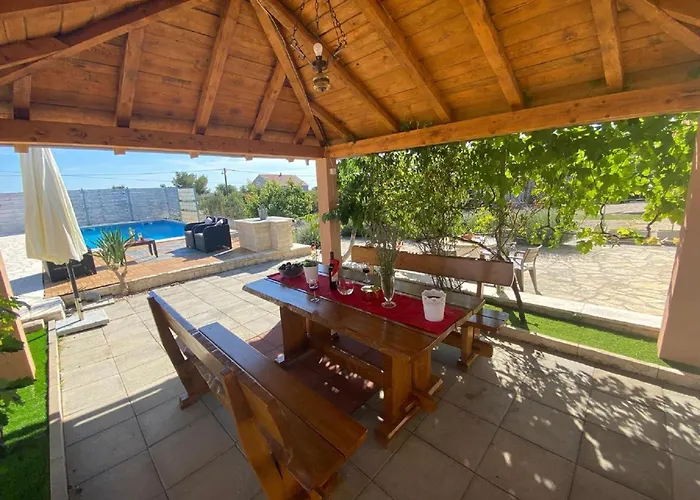 In Lisicic With Pool Semesterbostad Lisicici