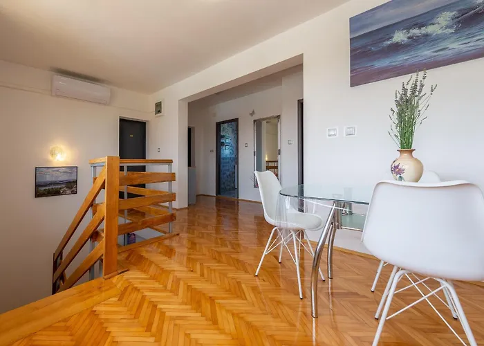 Semesterbostad In Lisicic With Pool *