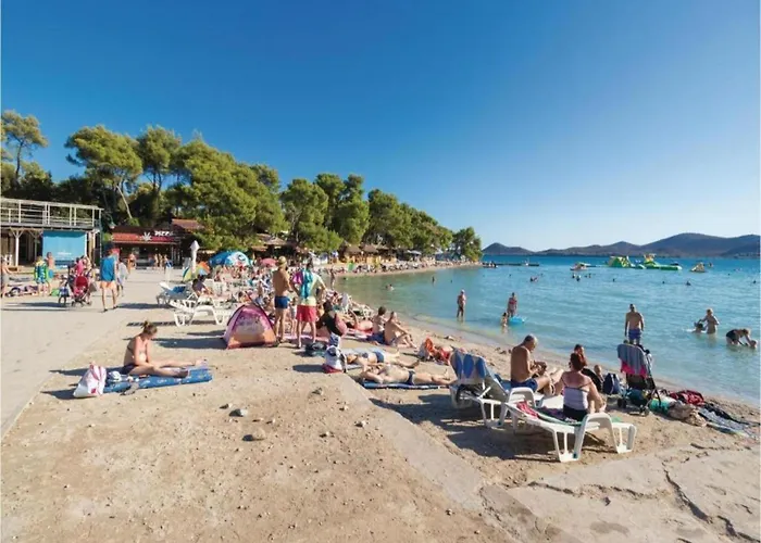 In Lisicic With Pool Semesterbostad *